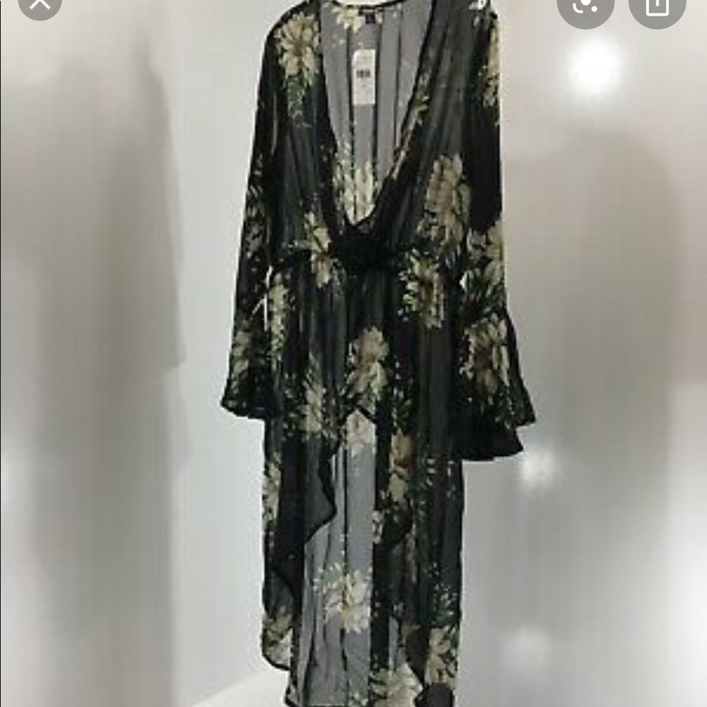 Fashion Nova Falling Blooms High Low Top